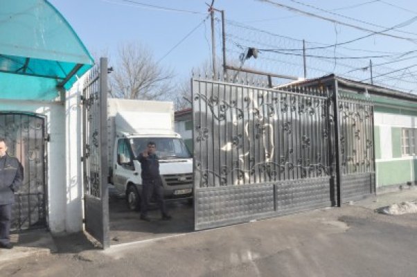 Recital de poezie pentru copii, în penitenciar